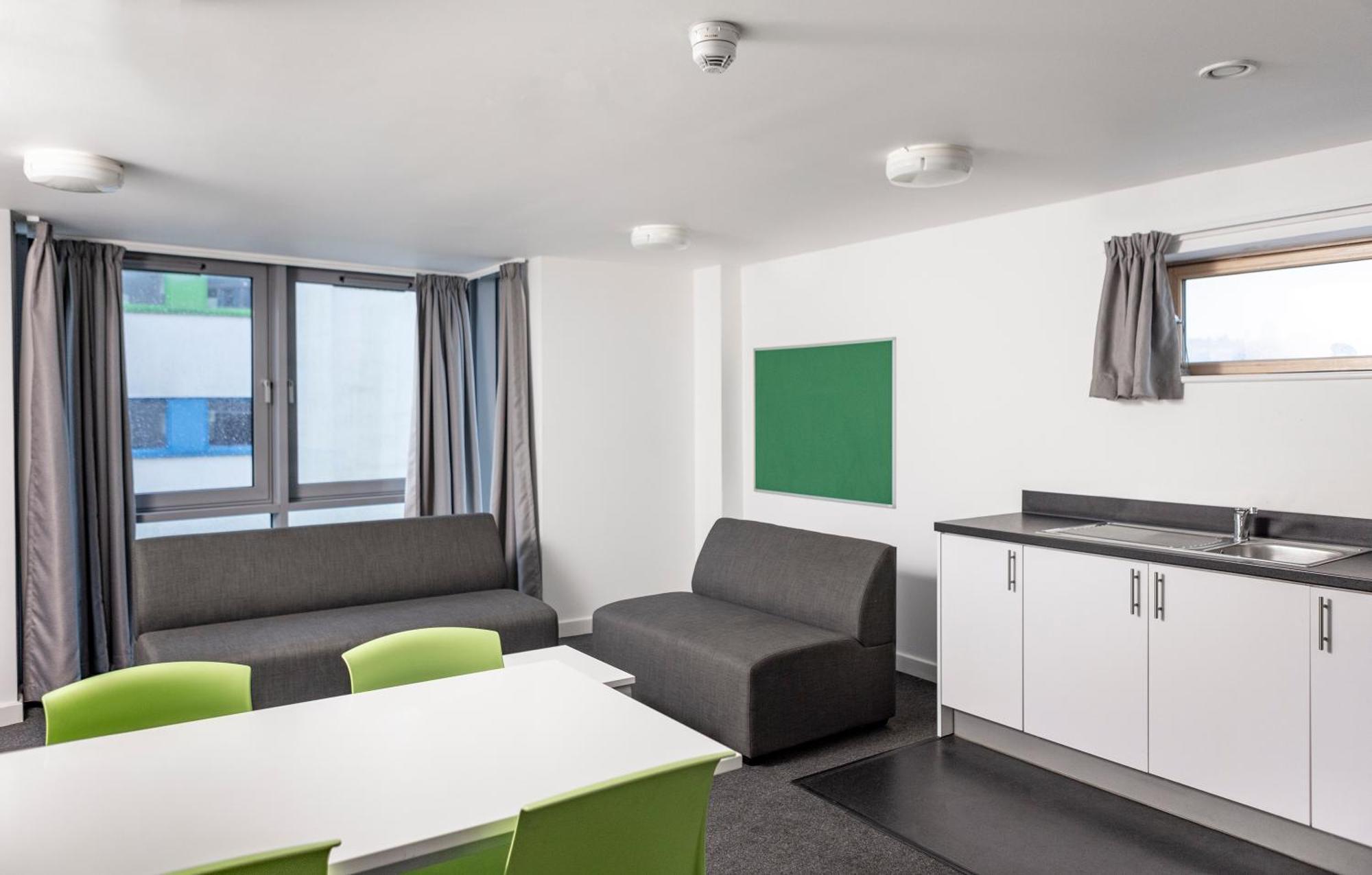 Aparthotel Wenlock Court à Luton  Extérieur photo